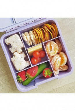 Little Lunch Box Bento FIVE gefüllt mit Esswaren.